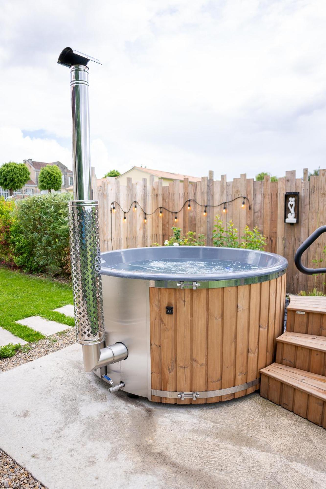 Spa Nordique Avec Vue Sur La Campagne Saint-Paul-Lizonne 외부 사진