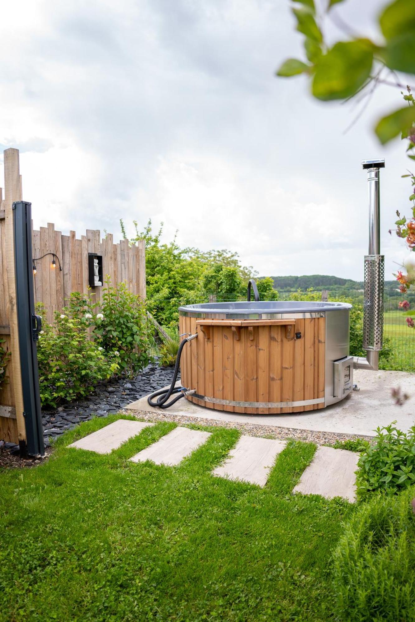 Spa Nordique Avec Vue Sur La Campagne Saint-Paul-Lizonne 외부 사진